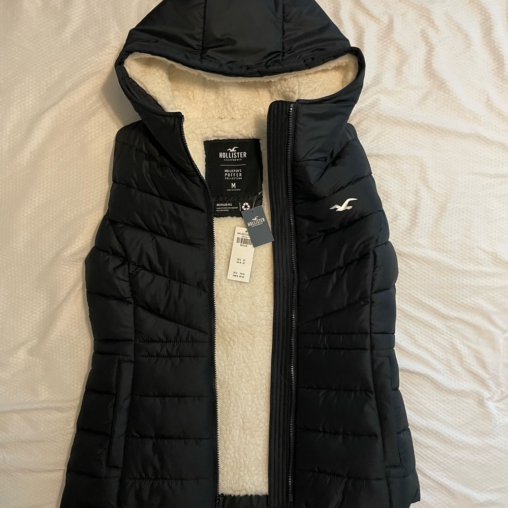 Hollister Women's Black Puffer Jacket